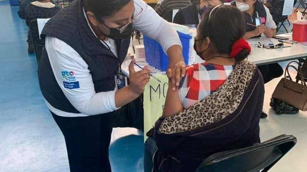 Reanudan vacunación para adultos de 40 y más en 19 municipios de Guanajuato