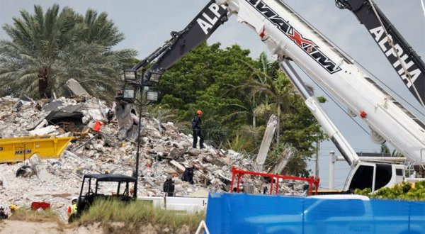 Suben a 28 los muertos en derrumbe de Miami