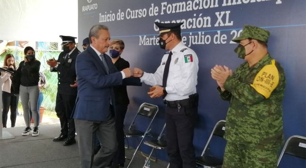 “No defrauden a la ciudadanía”, exhorta Ricardo Ortiz a nuevos policías