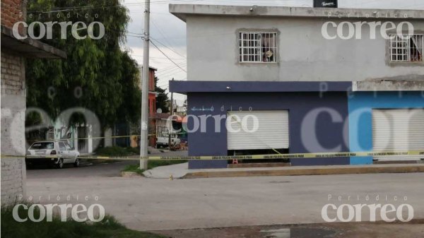 A plena luz del día asesinan a mujer en bazar de Los Lagos, en Celaya