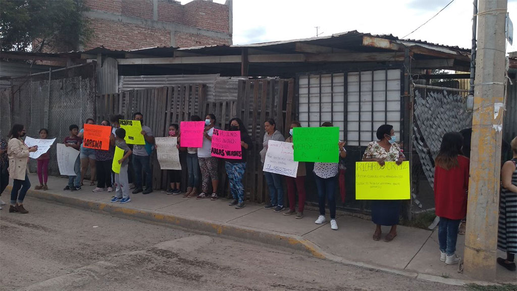 Manifestación por poco termina en riña en Irapuato; denuncian invasión de terrenos