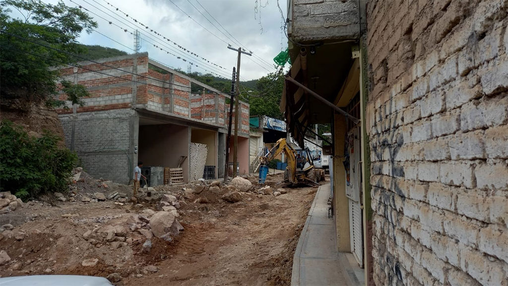 Inconforma a vecinos proyecto en calle principal de Xichú