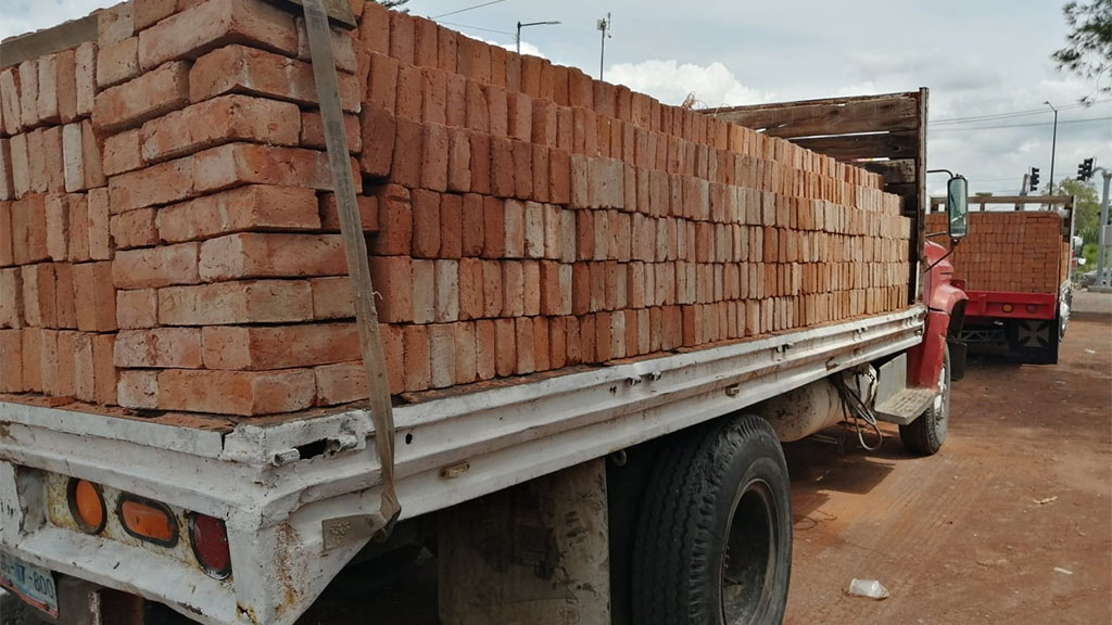 Acuerdan ladrilleros salmantinos con PAOT trabajar en parque especializado