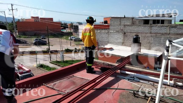 Guanajuatense se electrocuta en la azotea de su casa en Villaseca