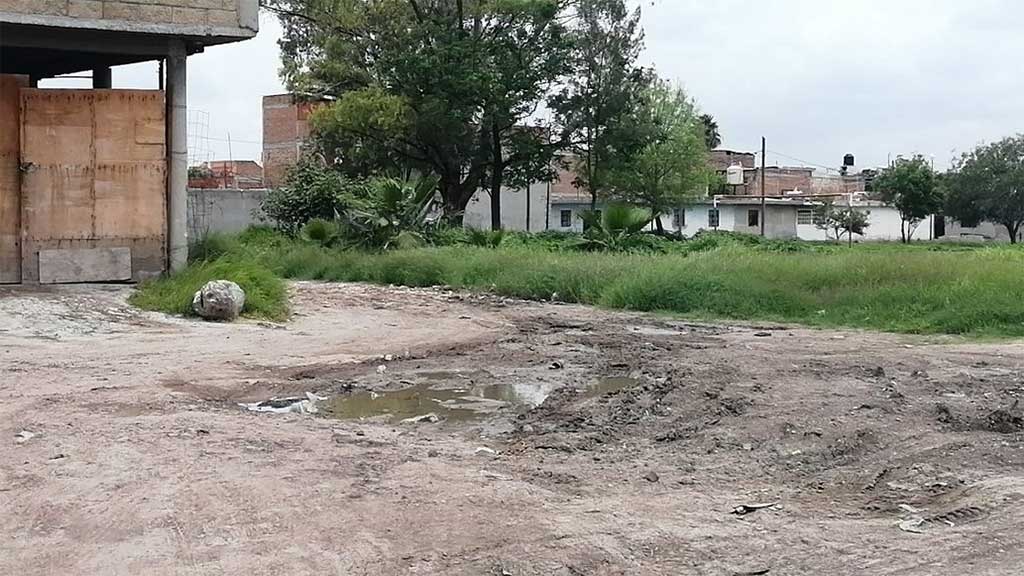 Piden vecinos pavimentación en colonia Benito Juárez de Salamanca