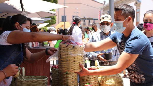 Festival de la Fresa supera asistencia prevista en Irapuato