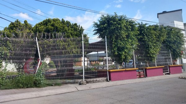 Rejas en Jarrón Azul de Yuriria no se van, TJA falla a su favor