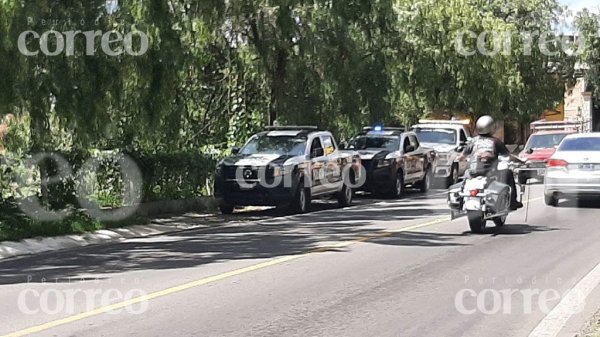 Queda grave al ser atropellada por un motociclista en carretera a Dolores Hidalgo