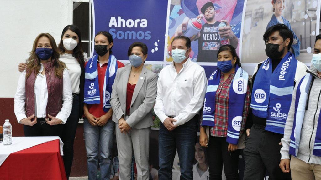 Jóvenes de Jaral del Progreso ganan beca para irse a ayudar ‘por el mundo’