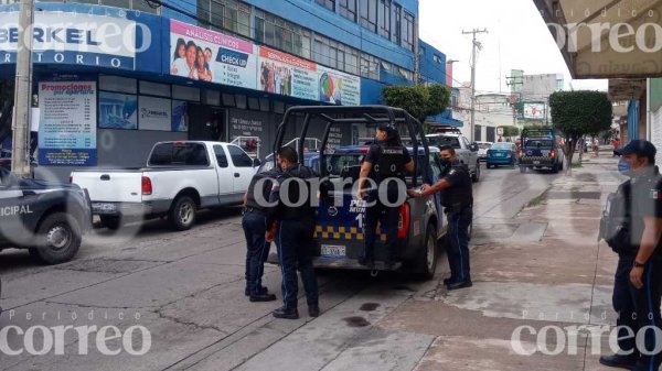 Detienen a tres hombres en León por robar un comercio