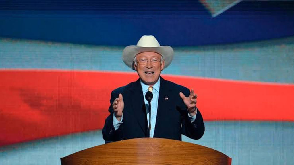 Nombran a Ken Salazar embajador de Estados Unidos en México