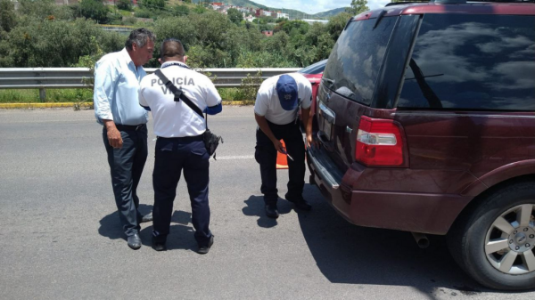 En Guanajuato capital multan al día a más de 10 conductores por no verificar