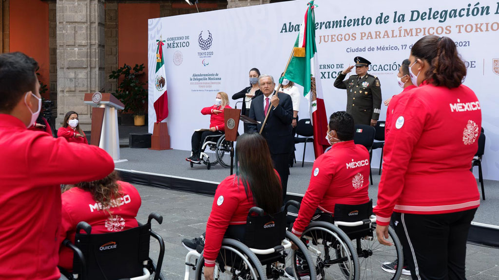 Abandera AMLO a la delegación paralímpica de México para Tokio 2020