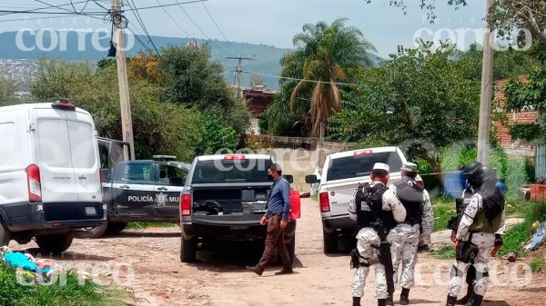 Lo bajan de un vehículo en movimiento y lo ejecutan en Rivera de la Presa, León