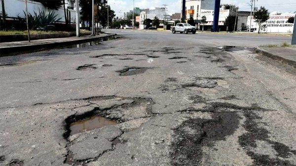 Siguen rampas de acceso a la autopista Celaya-Querétaro en pésimas condiciones