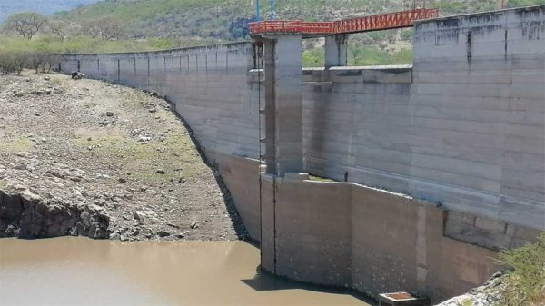 Critican agricultores uso turístico de la presa El Cubo en Tarimoro