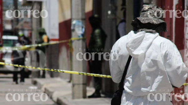 Ejecutan a hombre en su casa en zona centro de Juventino Rosas