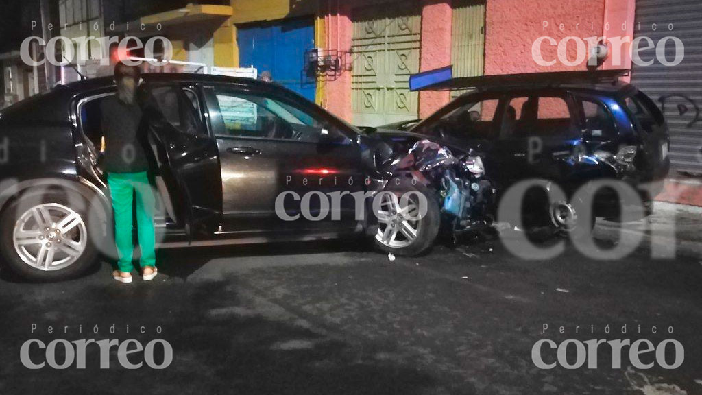 Choque en pleno centro de Salamanca deja fuertes daños