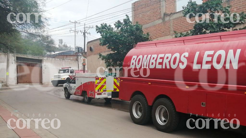 León: fuego consume más de 1 mdp en material en bodega de suelas