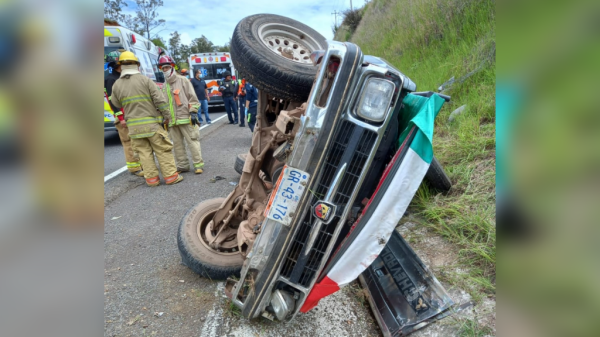 Once personas resultan ilesas de aparatoso accidente en la Silao-Guanajuato