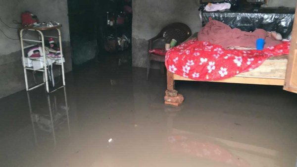 Fuertes lluvias en Pénjamo dejan presas desbordadas y decenas de casas inundadas