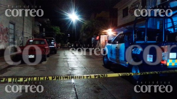 Asesinan a hombre afuera de su casa en la colonia Linares en León