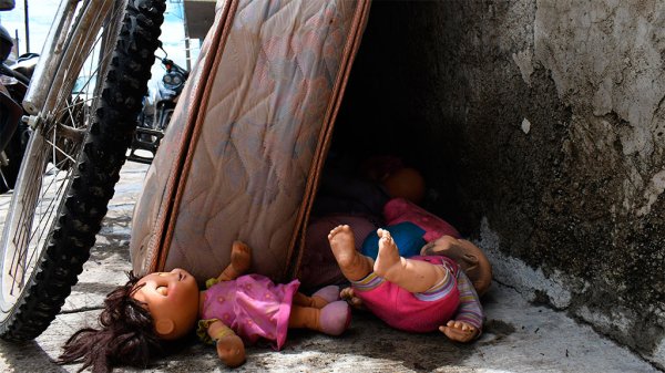 Muebles arruinados, animales muertos y poca esperanza deja tormenta en Uriangato