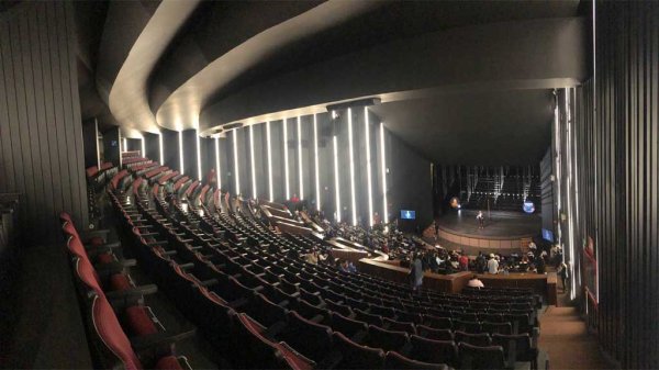 Tras dos años de espera, inauguran el Teatro Manuel Doblado en León