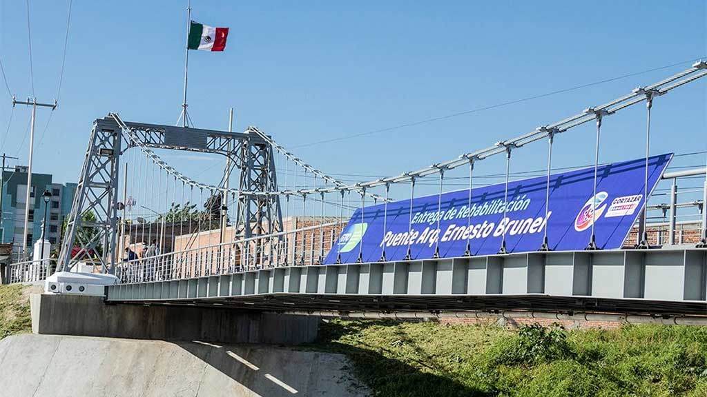 Entregan rehabilitación del Puente Colgante en Cortazar