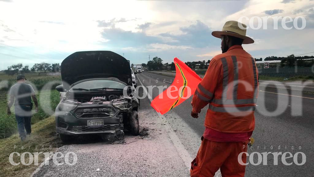 Se incendia camioneta sobre carretera La Piedad-Pénjamo