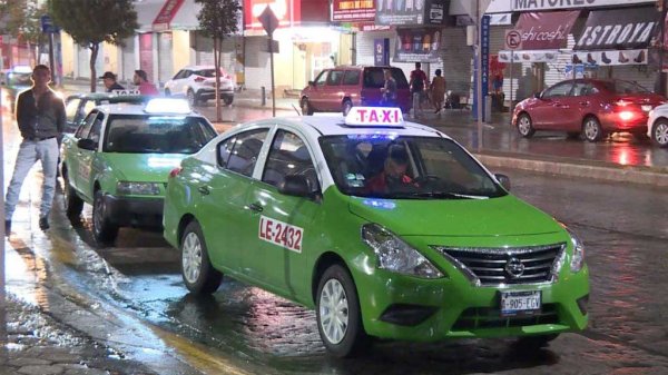 Taxistas rechazan servicios en la periferia de León por robos continuos