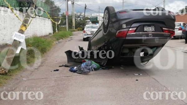 Hombre mayor resulta lesionado tras volcar en Bosques de la Presa, León