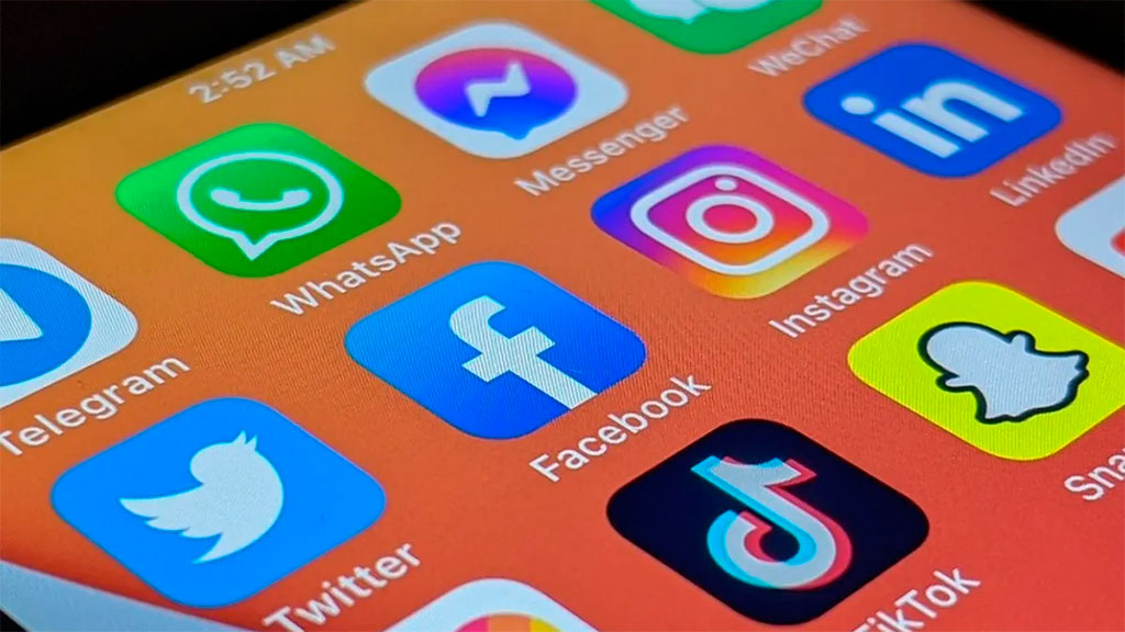 Facebook, WhatsApp e Instagram vuelven tras casi 6 horas