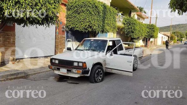 Ejecutan a dos hombres a un par de cuadras del centro en Santiago Maravatío