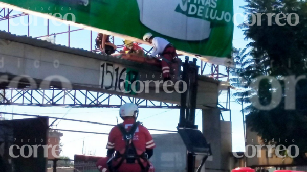 Salamanca: Hombre se electrocuta al poner lona en local de venta de pisos