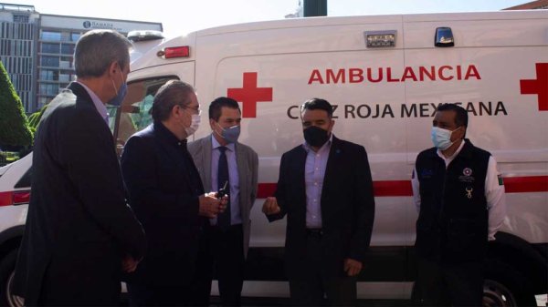 En sus últimos días como alcalde, López Santillana entrega ambulancia a Cruz Roja