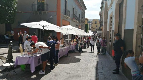 Cada vez más emprendedoras participan en el Bazar Violeta en Guanajuato capital