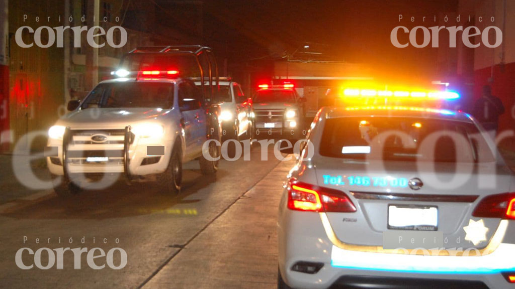 Policía de León se dispara en la rodilla por accidente al manipular su arma