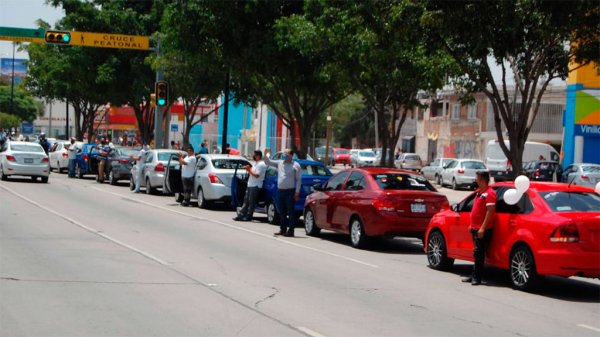 Desaparecen permisos para taxi ejecutivo; tendrán que sumarse a plataforma