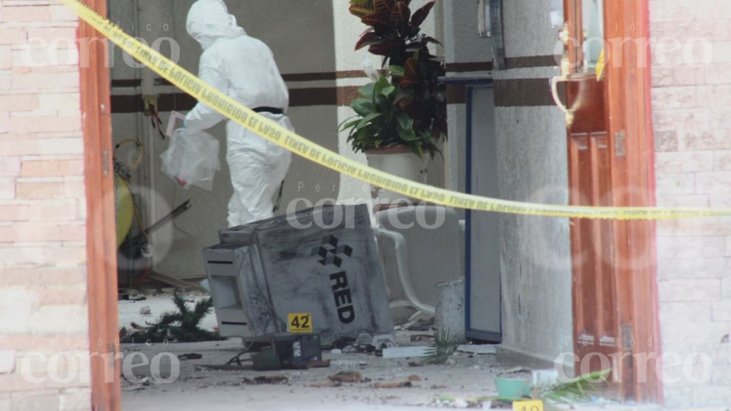 Villagrán: con todo y la policía ‘a un lado’, sujetos roban y destrozan cajero automático