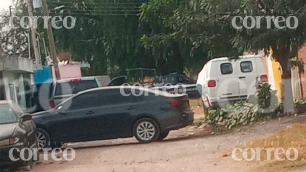 Catean vivienda en Celaya, aseguran 5 motos y un auto robado