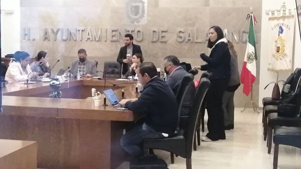 Por tercer día, exfuncionarios de Salamanca plantan comparecencias