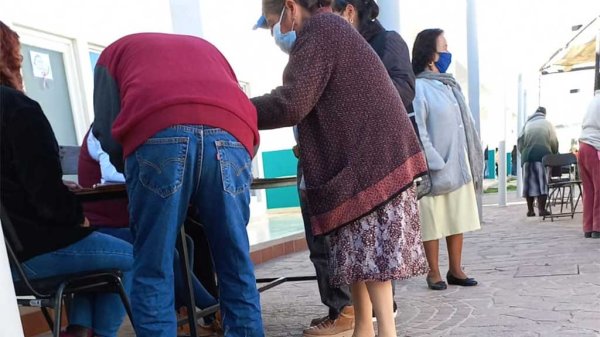 Denuncian fines políticos en entrega de pensiones a adultos mayores en San Luis de la Paz