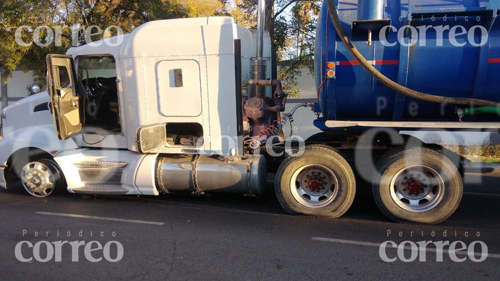 Aseguran 2 camiones con combustible ilícito en Salamanca