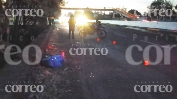 Asesinan a balazos a hombre en la carretera Salamanca-Celaya