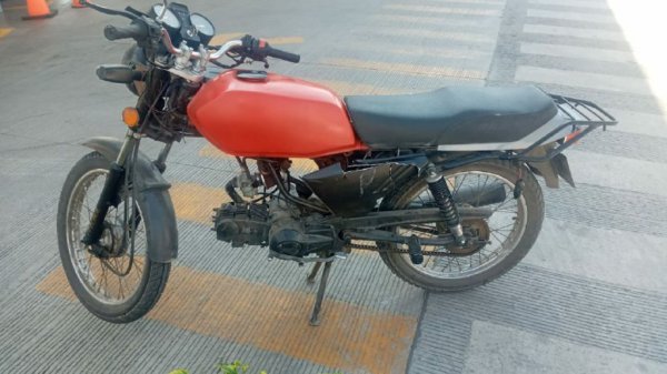 Policía detiene a menor armado y recupera moto robada en Silao