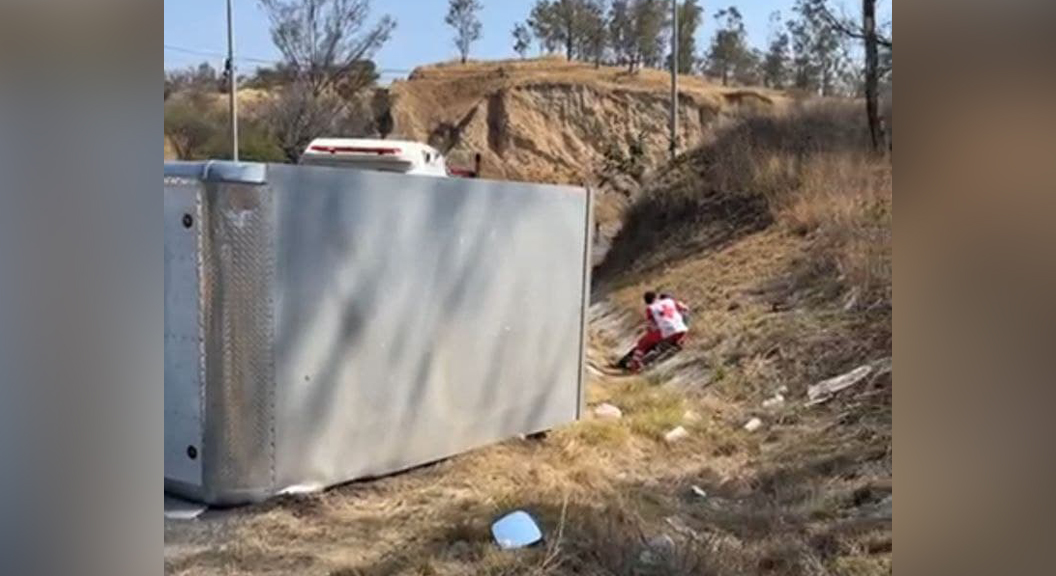 Volcadura en carretera libre de Guanajuato deja un lesionado