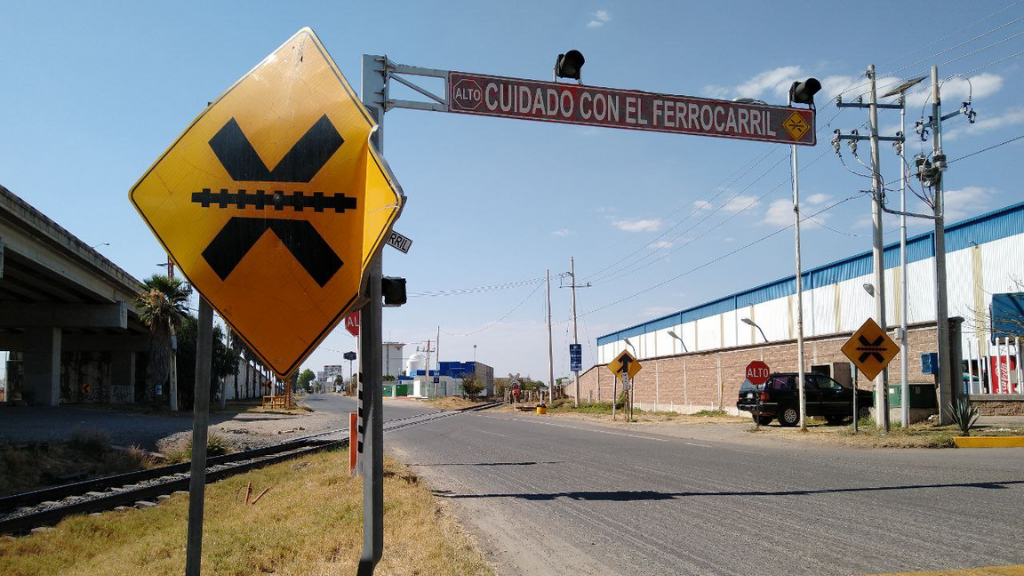 Silao: Conflicto entre vecinos de Ladrillera y Ferromex por cierre de vialidades sigue