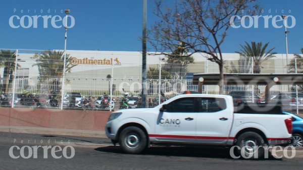 Derrumbe en empresa de Parque industrial Silao entierra a un hombre