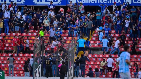 #VergüenzaNacional: expresan rechazo masivo a la violencia tras campal del Gallos vs Atlas